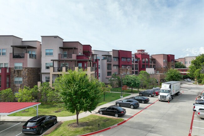 Alexis Estates in Allen, TX - Foto de edificio - Building Photo