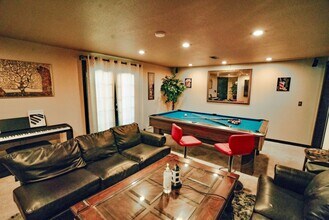 1330 Kipling St in Lakewood, CO - Building Photo - Building Photo