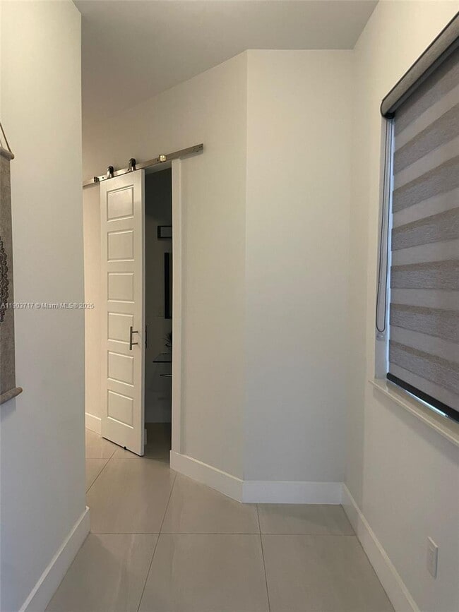 3270 SW 44th St in Fort Lauderdale, FL - Building Photo - Building Photo