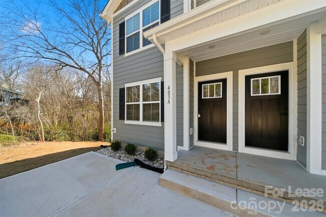 403 15th Ave SW, Unit B in Hickory, NC - Building Photo - Building Photo