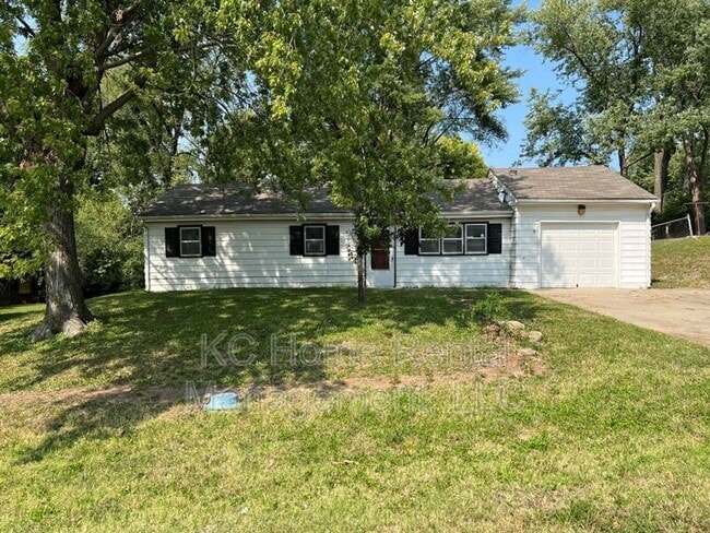300 NW 63rd St in Kansas City, MO - Building Photo - Building Photo