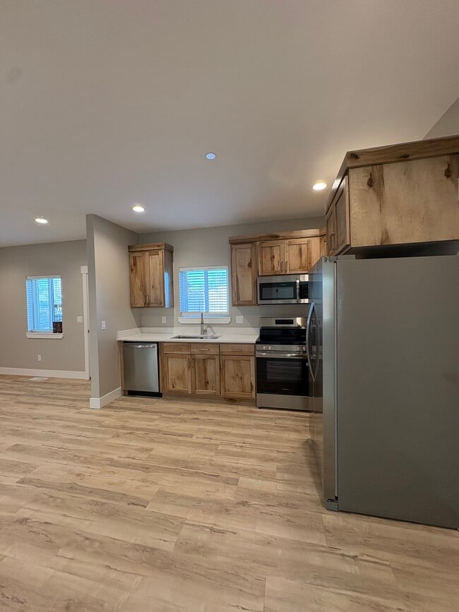 339 Main St in Ririe, ID - Building Photo - Building Photo