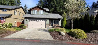 10438 Buccaneer Pl in Silverdale, WA - Building Photo