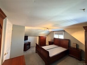 140 10th Ave in West Babylon, NY - Building Photo - Building Photo