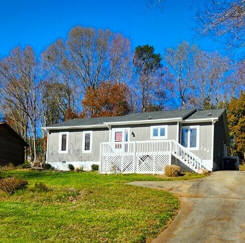 208 Brambleton Ct in Winston-Salem, NC - Building Photo