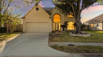 7619 Omaha Dr in Baytown, TX - Building Photo