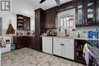 53 Sanford St in Barrie, ON - Building Photo - Building Photo