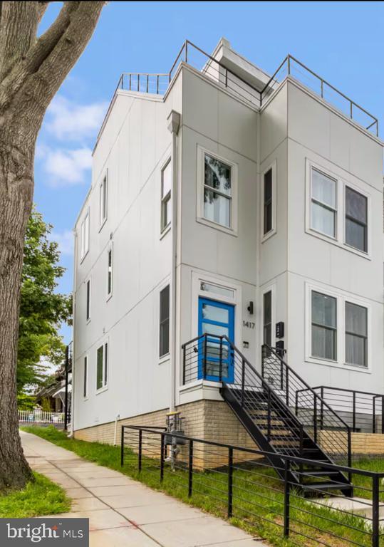 property at 1417 Montello Ave NE