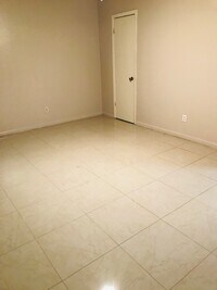 8702 Glen Shadow Dr photo'