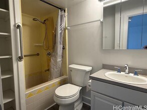 3027 Pualei Cir in Honolulu, HI - Building Photo - Building Photo