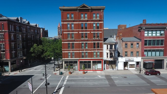 Brittany Apartments in Cincinnati, OH - Foto de edificio - Building Photo