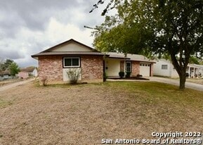 1044 Richmond Dr in Schertz, TX - Building Photo