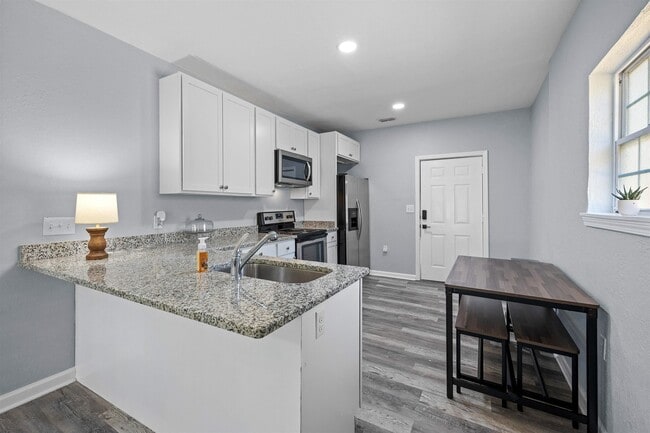 property at 802 Old Bainbridge Rd