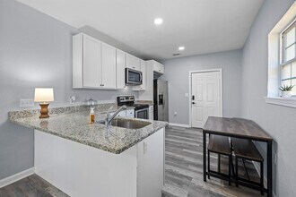 802 Old Bainbridge Rd in Tallahassee, FL - Building Photo - Building Photo