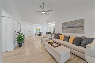 1684 Pintail Way in Sarasota, FL - Building Photo - Building Photo