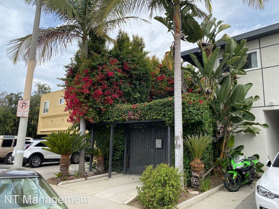12737 Matteson Ave in Los Angeles, CA - Building Photo