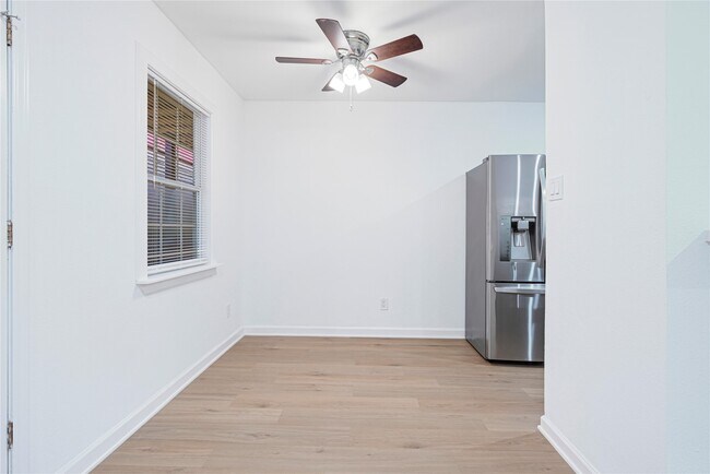 5718 Eskridge St in Houston, TX - Foto de edificio - Building Photo