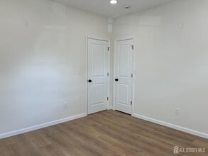 33 Obert St in South River, NJ - Building Photo - Building Photo