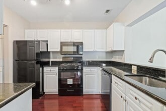 20273 Beechwood Terrace in Ashburn, VA - Building Photo - Building Photo