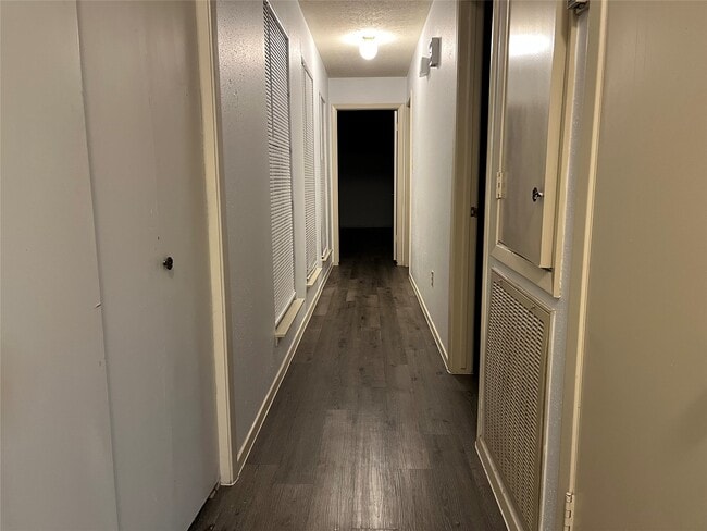 5535 Ashgate Dr in Spring, TX - Building Photo - Building Photo