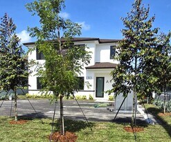 1313 NW 6th Ave Unit A in Florida City, FL - Building Photo