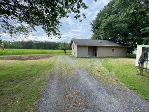 5895 Lind Rd in Everson, WA - Building Photo - Building Photo