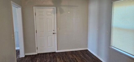 2501 SW Murray Dr in Oklahoma City, OK - Building Photo - Building Photo