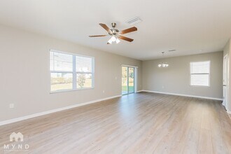 906 Ashentree Dr in Plant City, FL - Foto de edificio - Building Photo