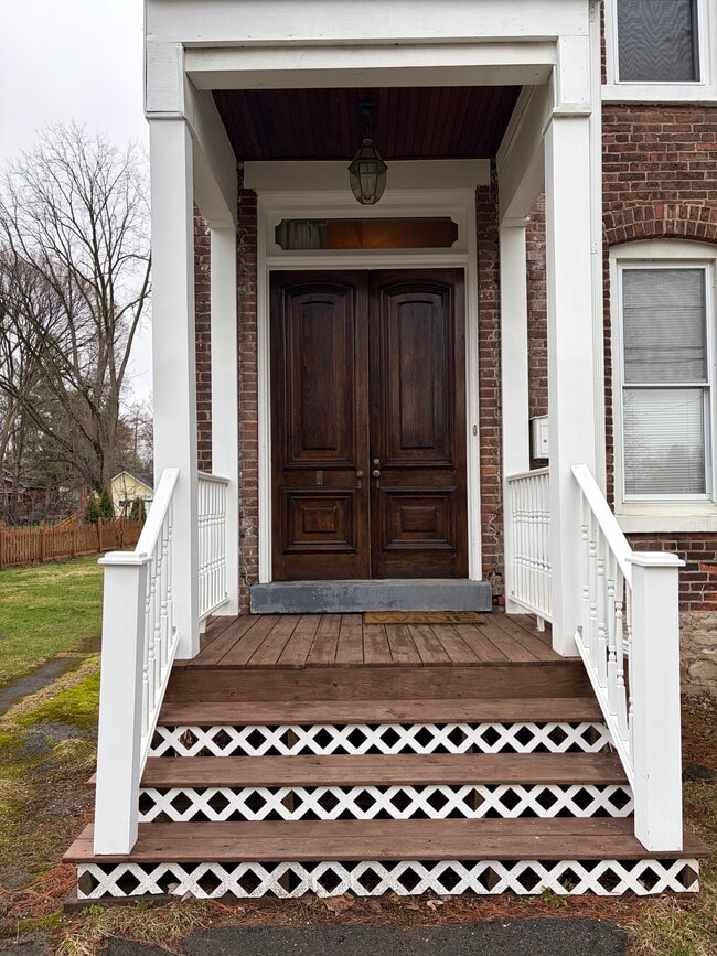 500 2nd St, Unit 500 Front in Liverpool, NY - Foto de edificio - Building Photo