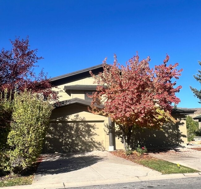 property at 2708 Cottage Loop