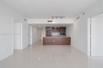 475 Brickell Ave, Unit # 2607 in Miami, FL - Building Photo - Building Photo