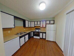 620 Richmond N in Wichita, KS - Building Photo - Building Photo