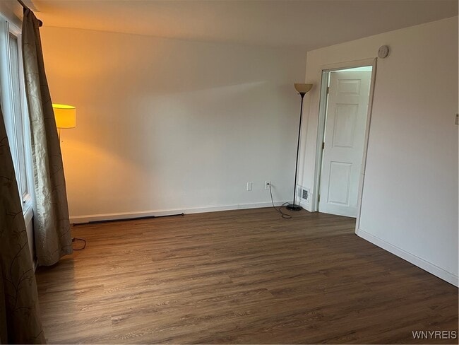 368 Grover Cleveland Hwy in Buffalo, NY - Building Photo - Building Photo