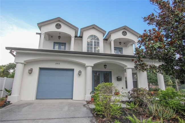 property at 1002 W Lemon St