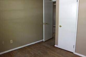 2011 W Broad Ave in Albany, GA - Building Photo - Building Photo