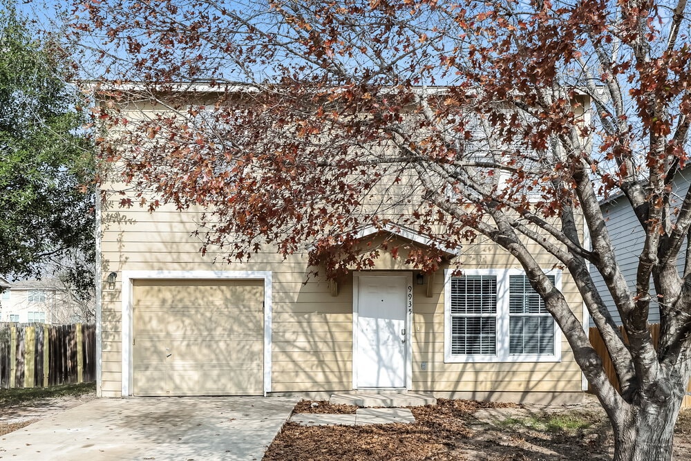 9935 Amber Breeze in San Antonio, TX - Building Photo