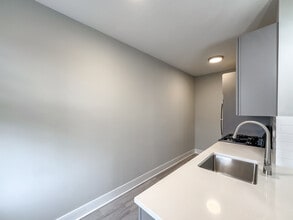 385 Hazel Ave, Unit J08P in Glencoe, IL - Building Photo - Building Photo