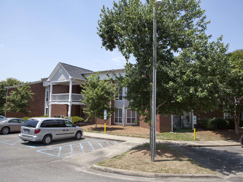 SH303-Residences at Humboldt Park (RHP) in Shelby, NC - Foto de edificio