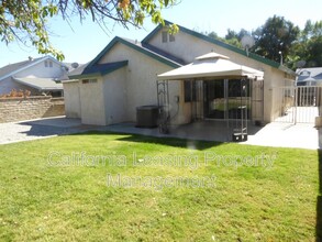 28465 Victoria Rd in Castaic, CA - Building Photo - Building Photo