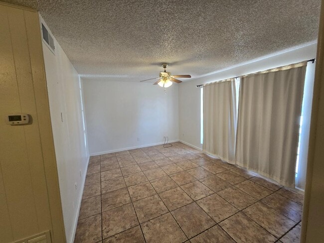 1250 Pate St in Carlsbad, NM - Building Photo - Building Photo