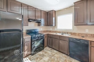 1069 Meadow Glen Cir in Fairburn, GA - Building Photo - Building Photo