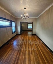 5420 Rockhill Rd in Kansas City, MO - Building Photo - Building Photo