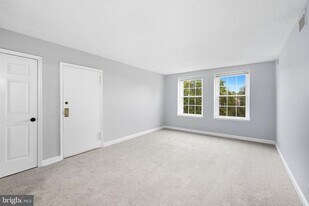 2856 S Buchanan St in Arlington, VA - Building Photo