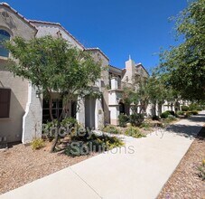 4021 E Pony Ln in Gilbert, AZ - Foto de edificio - Building Photo