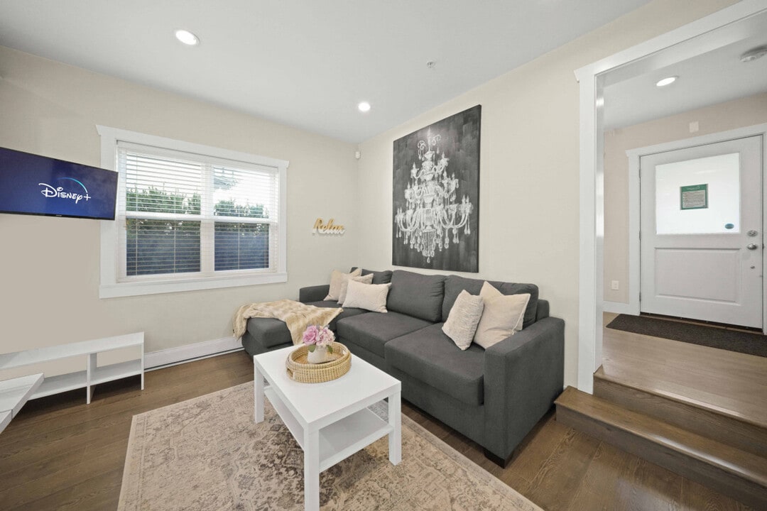 3835 Dumfries St in Vancouver, BC - Building Photo