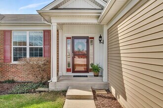 814 Glory Ct in Shorewood, IL - Building Photo - Building Photo