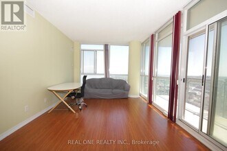 225-2225 Webb Dr in Mississauga, ON - Building Photo - Building Photo