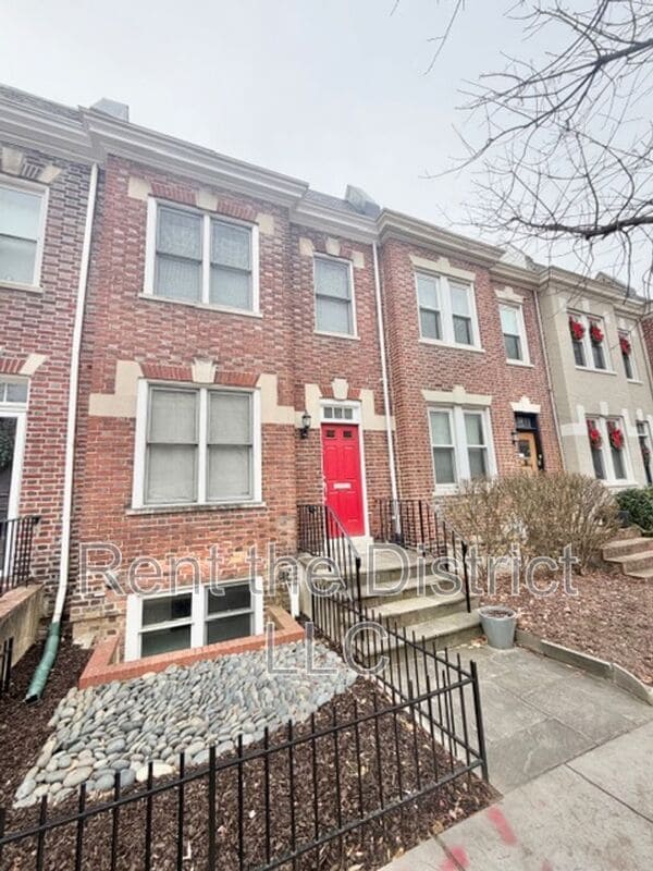 property at 1716 V St NW