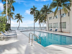 1625 Kennedy Cswy, Unit 705B in North Bay Village, FL - Building Photo - Building Photo