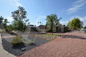 1402 W Glenrosa Ave in Phoenix, AZ - Foto de edificio - Building Photo